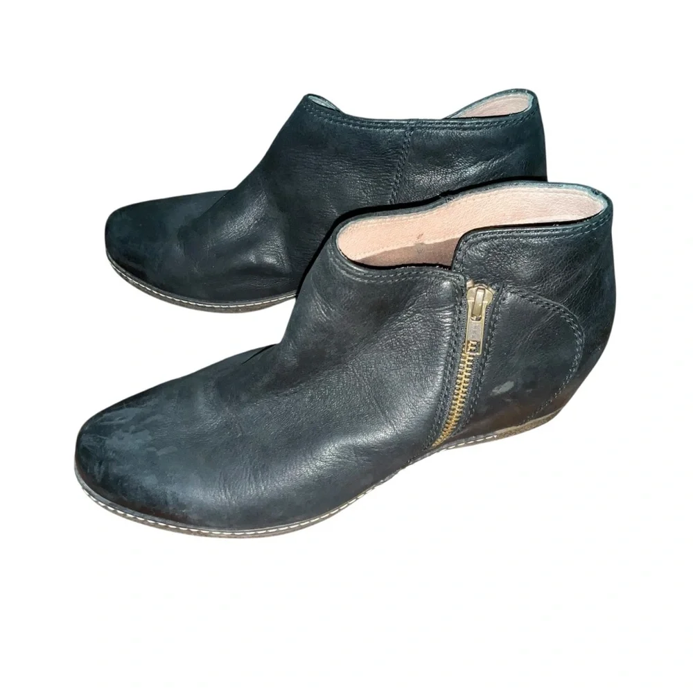 Dansko Black Leather Ankle Booties Women’s 9.5 (EU 40)
